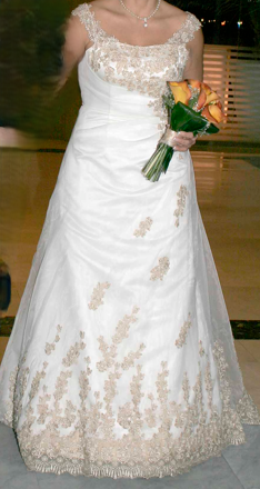 Vestido de Novia Blanco y Dorado