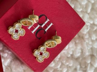 Pendientes CH Flor Circonitas Oro