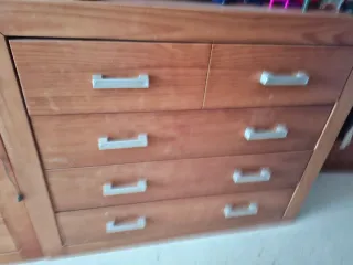 Coqueta de madera marrón