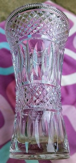 Jarrón alto de cristal tallado