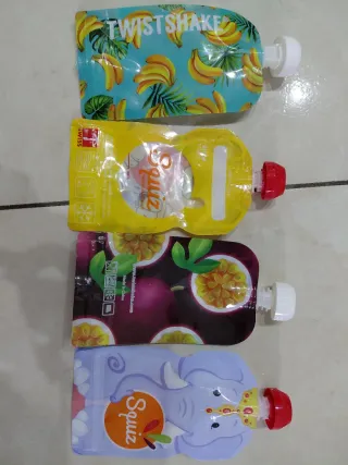 Platos y bebederos Twist Shake infantiles