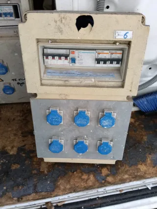 Cuadro Eléctrico con Enchufes