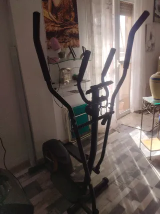 Máquina elíptica negra