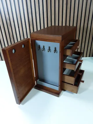 Joyero de madera con espejo y cajones