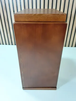 Joyero de madera con espejo y cajones