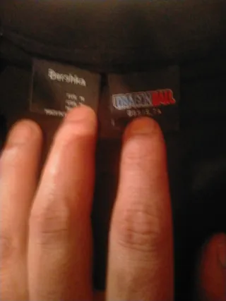 Camisa Negra con Diseño Goku y Esferas