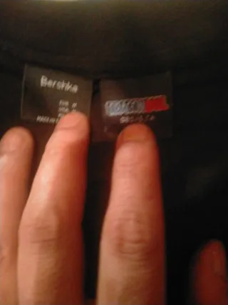 Camisa Negra con Diseño Goku y Esferas