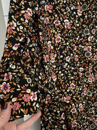 Vestido Stradivarius floral talla L