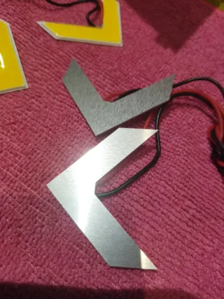 Indicatori di direzione Led a V  per auto/moto