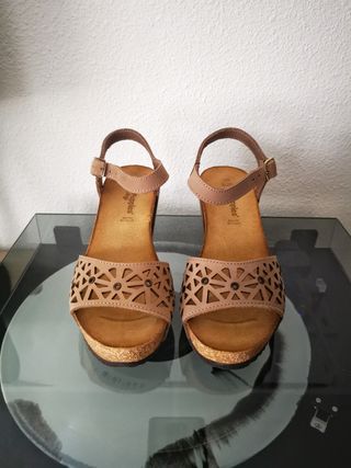 Sandalias cuña Hush Puppies beige