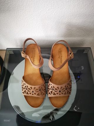 Sandalias cuña Hush Puppies beige