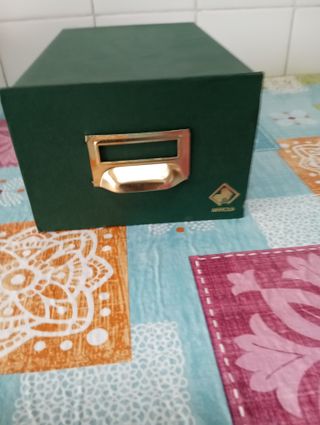 Lote objetos vintage en caja decorada