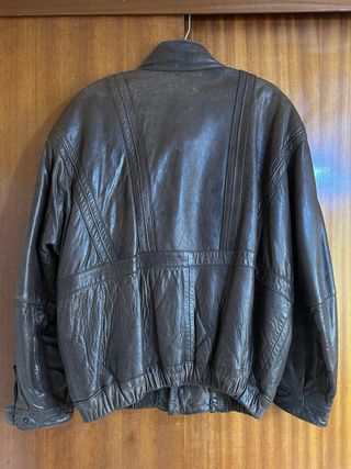 Cazadora de cuero marrón