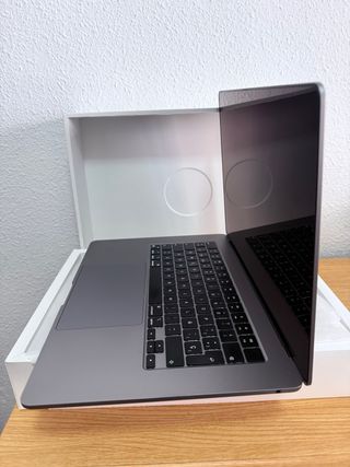 MacBook Air 15 M2 2023 como nuevo + caja original