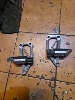 Coppia staffe pedane passeggero Guzzi V35 Florida