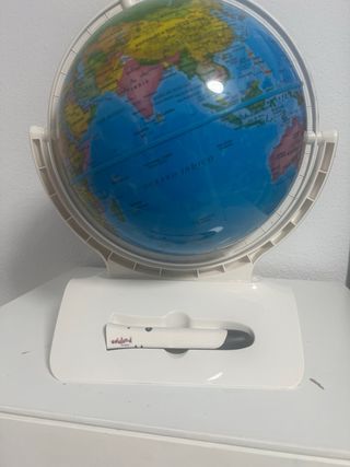Globo terráqueo interactivo Oregon Scientific