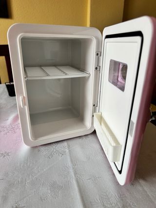 Nevera mini rosa USB