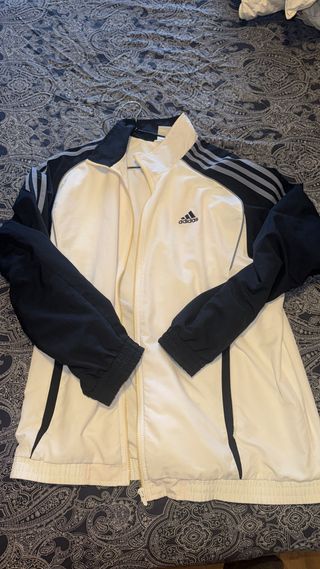 Chaqueta deportiva Adidas blanca y negra
