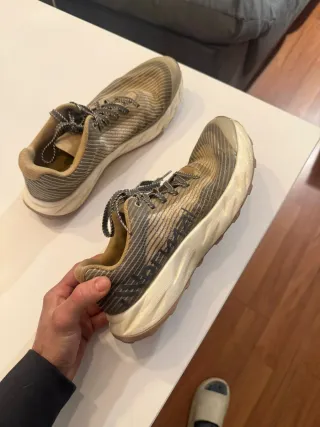 Zapatillas Trail normal Beige y Gris