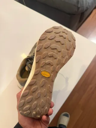 Zapatillas Trail normal Beige y Gris