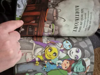 Julia y Los Mortimort 1 - Una niña POCO muerta:...