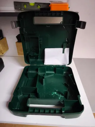 Maletín de herramientas verde