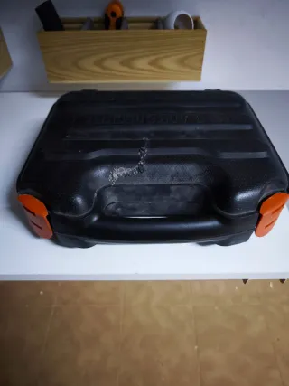 Maletín de herramientas verde