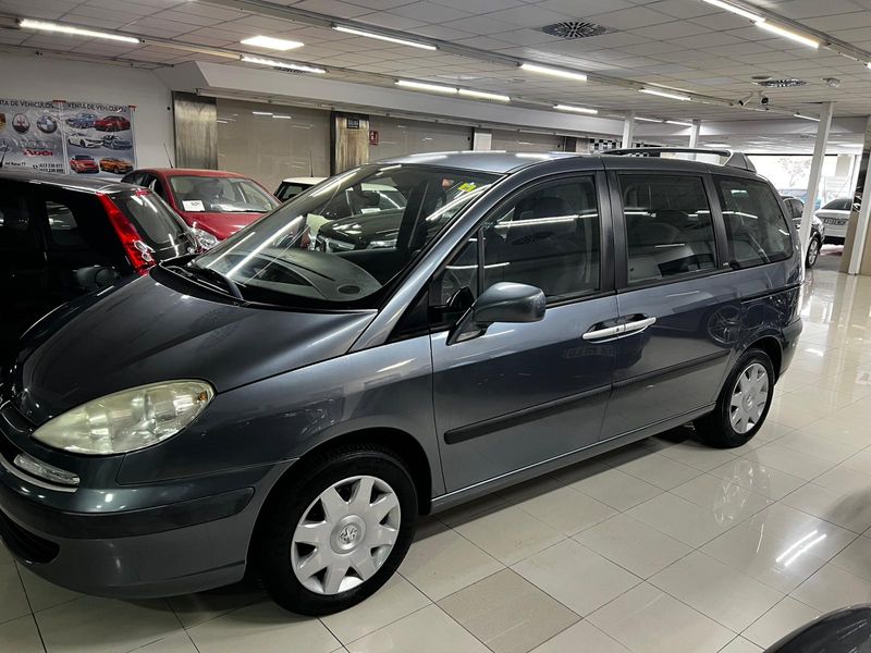 Peugeot 807 2.0 HDi 120cv | 8 Plazas - foto 1