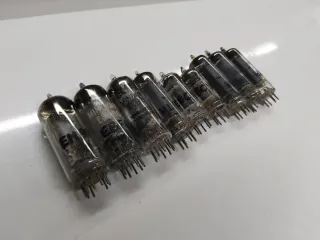 Lote de 9 válvulas/lámparas electrónicas