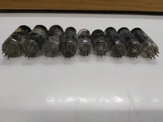 Lote de 9 válvulas/lámparas electrónicas