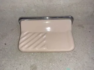 Jabonera antigua porcelana y metal buen estado