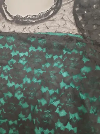 Top de encaje negro y verde