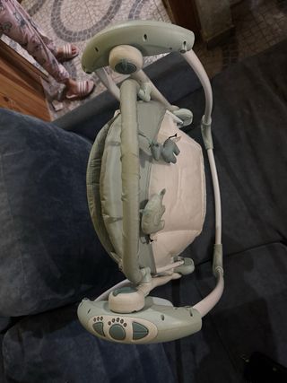 Columpio musical para bebé