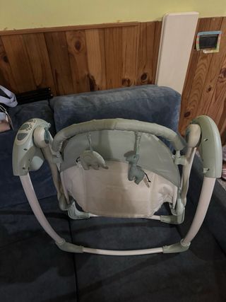Columpio musical para bebé
