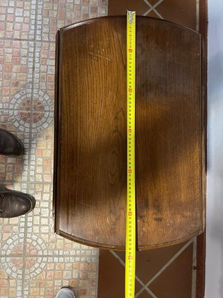 Mesa de alas de madera