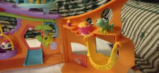 Pet shop