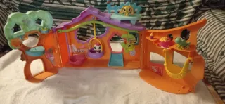 Pet shop