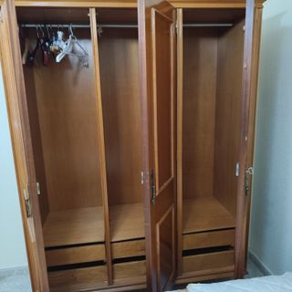 Armario de madera 3 puertas