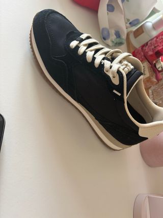 Zapatillas Zara negras y beige