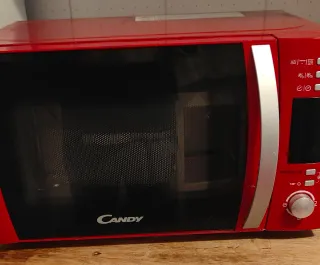 Forno a microonde Candy rosso