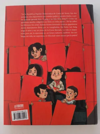 El cumpleaños de Kim Jong-il (Sillón Orejero) (...