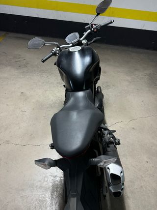 Ducati Monster 821 Dark