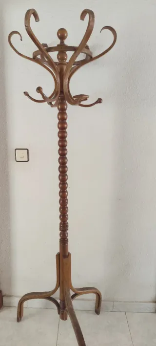 Perchero de madera vintage