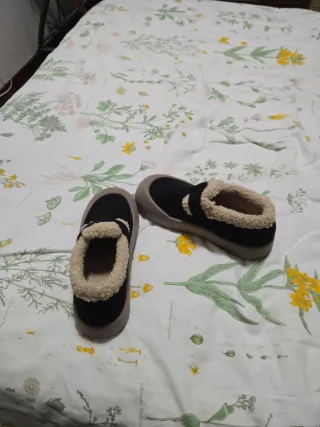 Sapatos pretos forrados tamanho 36