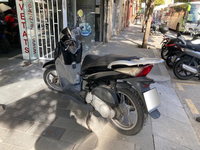 Honda SH 150 Scooter Negra
