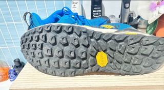 Zapatillas New Balance Trail Running Azul/Amarillo