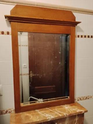 Mueble de baño antiguo madera y mármol