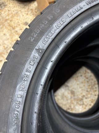 4 Neumáticos Continental 225/45R18 95V M+S Runflat