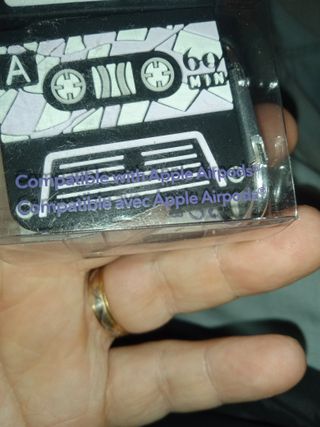 Funda para AirPods Diseño Cassette