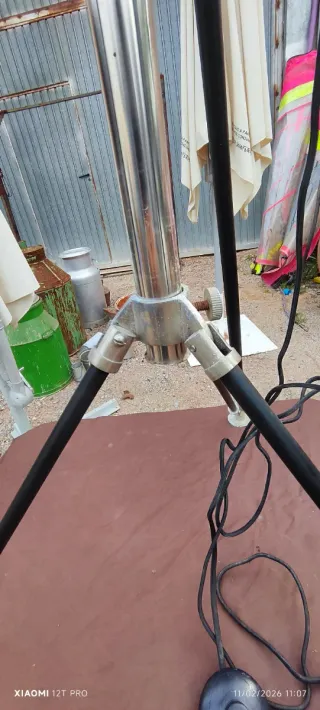 LAMPARA DE PIE TRIPODE GRAN CALIDAD